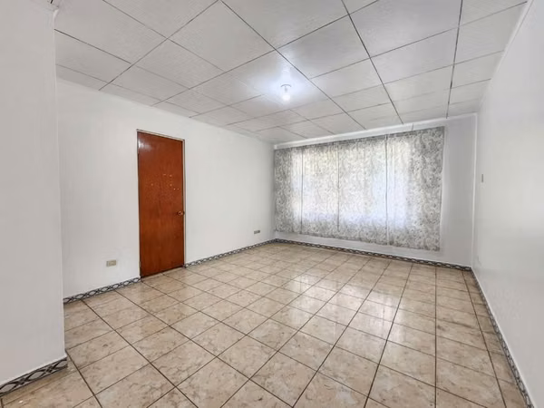 ALQUILO CASA DE UNA PLANTA CON USO DE SUELO MIXTO EN CUREIDABAT