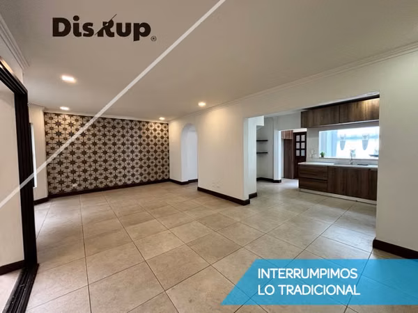 Preciosa y amplia casa independiente de 3 hab. + servicio. Guachipelín, Escazú