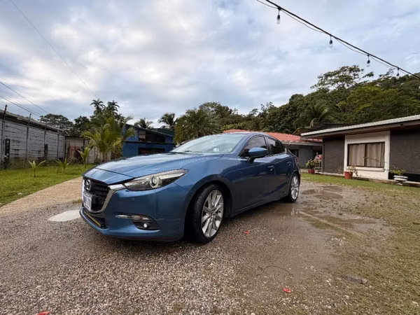 Mazda 3 2017 versión Full