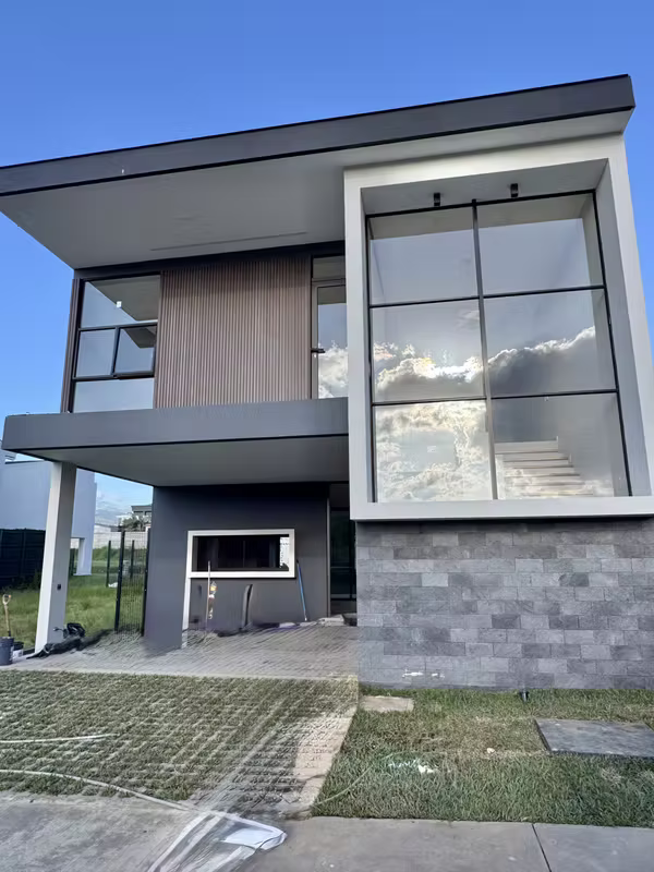 SE VENDE CASA NUEVA AVENIDA DEL ESTE CURRIDABAT
