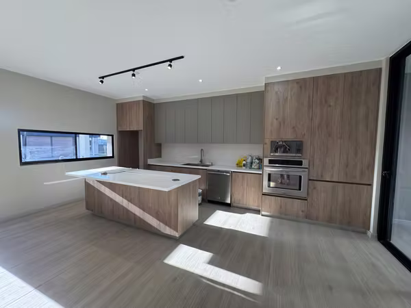 SE VENDE CASA NUEVA AVENIDA DEL ESTE CURRIDABAT