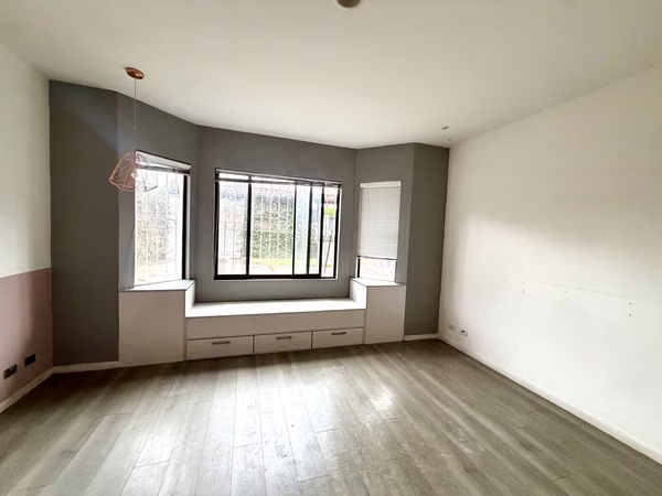 SE VENDE AMPLIA CASA EN LOMAS DE CARIARI -  HEREDIA