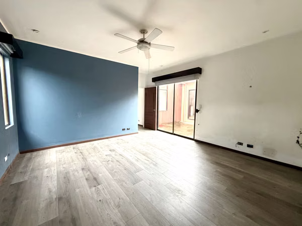 SE VENDE AMPLIA CASA EN LOMAS DE CARIARI -  HEREDIA