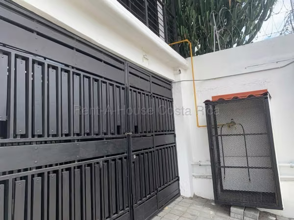 Venta de Edificio en Rohrmoser. MJM