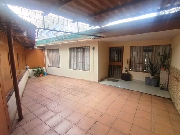 En venta casa de una planta en San Rafael Abajo, Desamparados.P.P