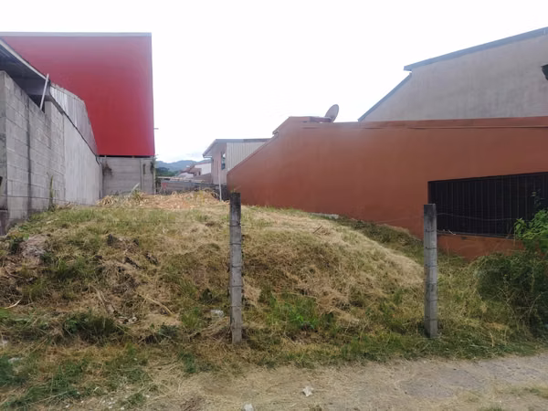Se vende lote en residencial en San Antonio de Desamparados P.P