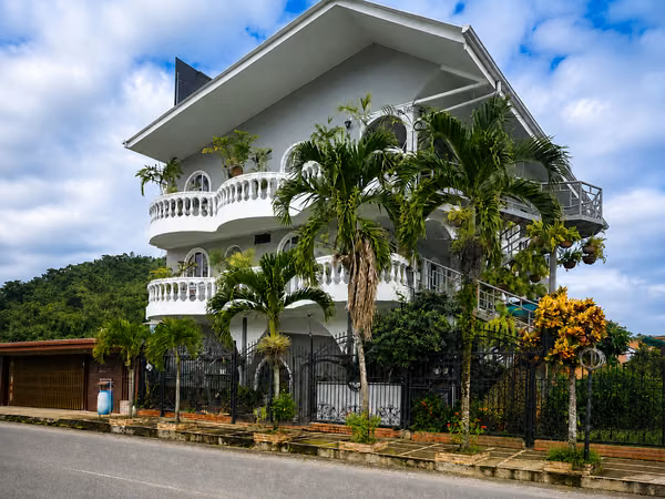 HOTEL LE PRISS INN EN VENTA – OPORTUNIDAD DE INVERSIÓN EN QUEPOS
