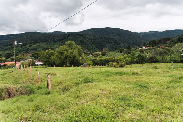 Lote Plano y Céntrico de 1.363 m² – Santa María de Dota