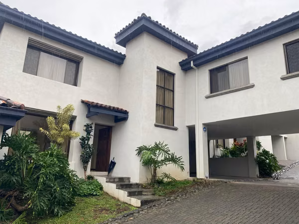 Spacious, furnished house for rent in Los Laureles, Escazú.