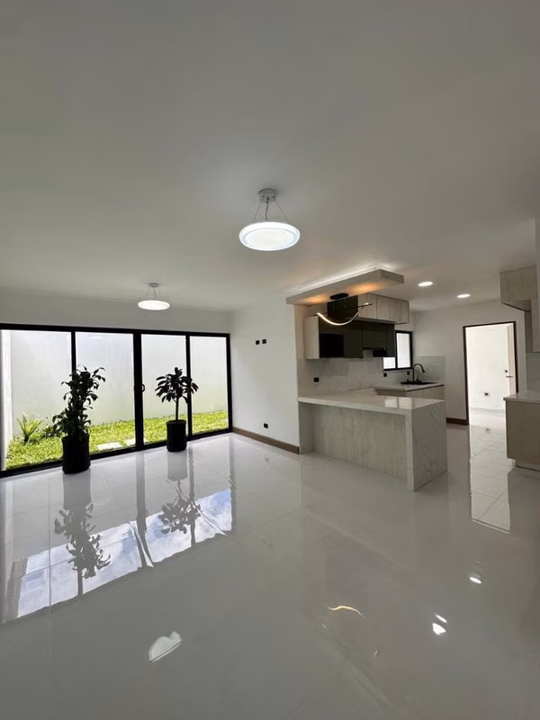 Casa en Tres Ríos/condominio-4 habitaciones-amenidades