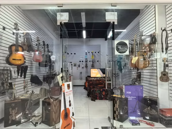LOCAL MALL SAN PEDRO