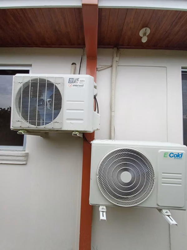 SE VENDE AMPLIA Y HERMOSA CASA