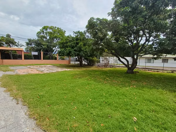 SE VENDE AMPLIA Y HERMOSA CASA