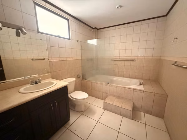 SE VENDE APARTAMENTO URUCA