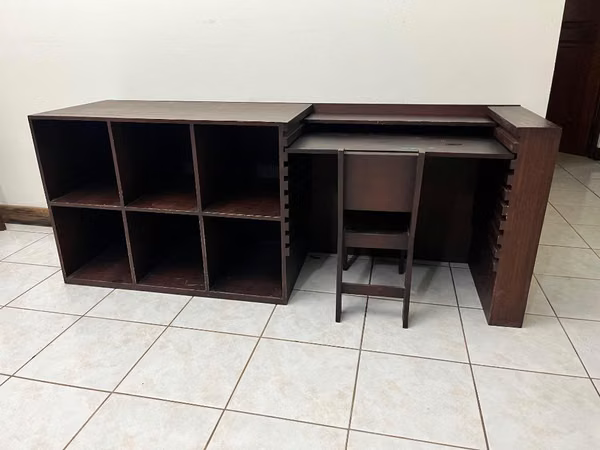Mueble biblioteca escritorio y espacio de juguetes
