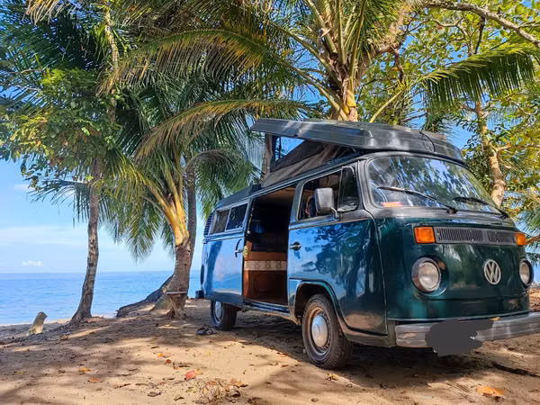 VW T2 Westfalia "Neza" — techo elevable, lista para viajar y vivir