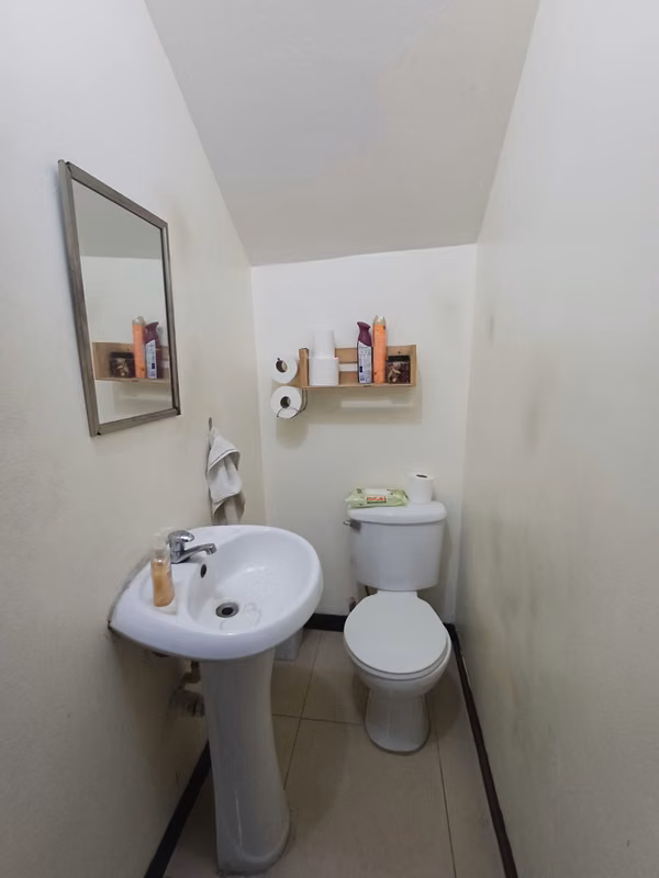 SE VENDE AMPLIA &amp; MODERNA CASA