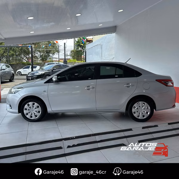 TOYOTA YARIS E 2018 Automático
