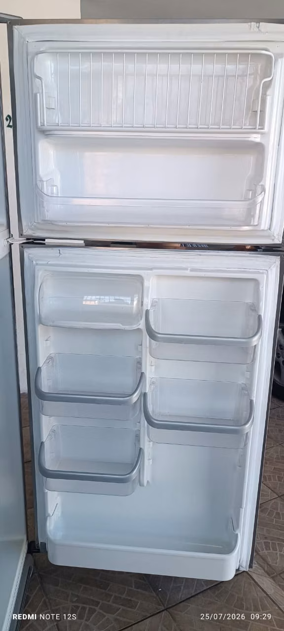 Refrigeradora FRIGIDAIRE