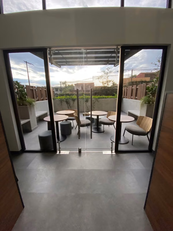 Apartamento Amoblado en Alquiler – Torre 984