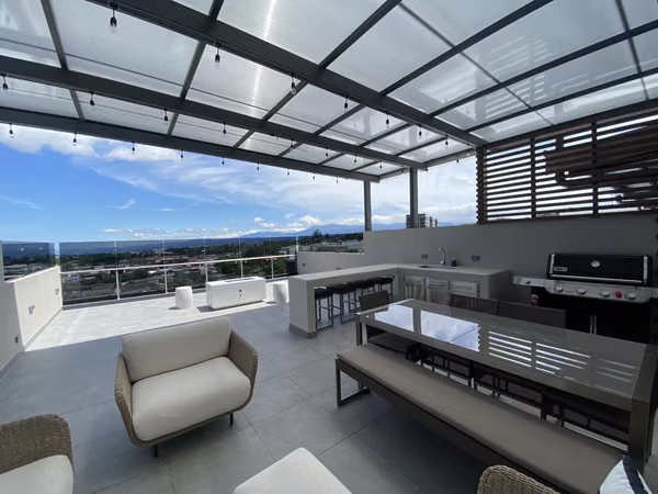 Apartamento Amoblado en Alquiler – Torre 984