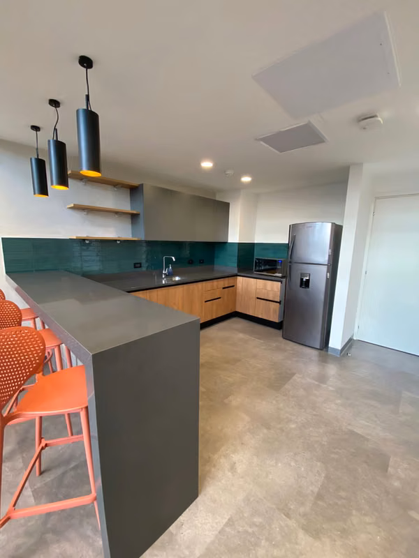 Apartamento Amoblado en Alquiler – Torre 984