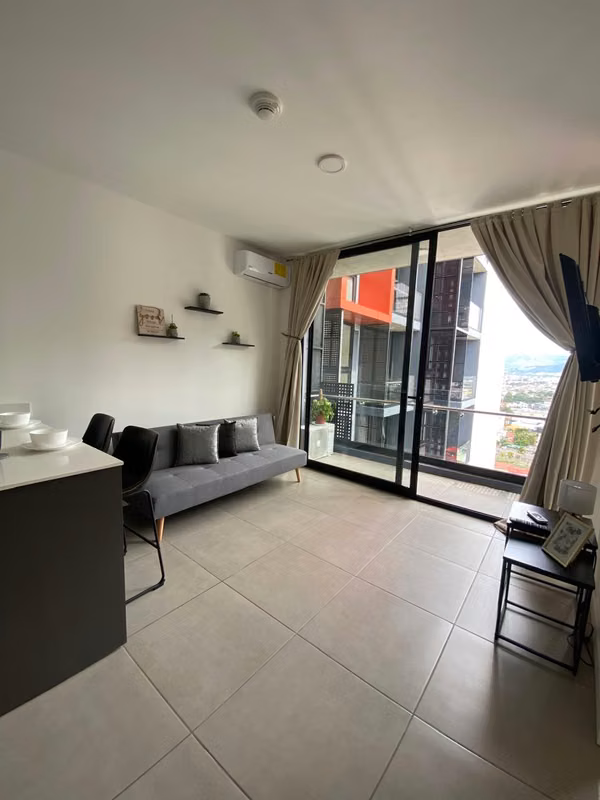 Studio Amueblado en Alquiler BÖ Escalante | Balcón y Piscina