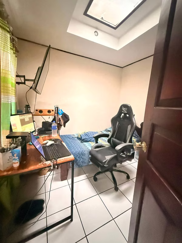 Casa en Venta en San Francisco de Heredia | 3 Habitaciones, Sala de TV y Cocina con Granito