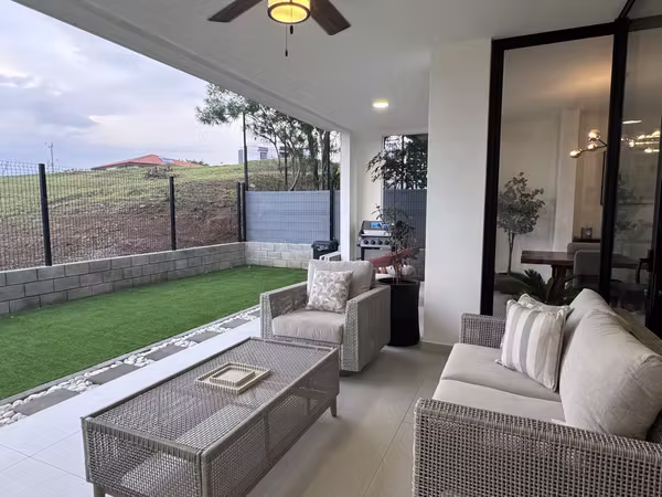 Casa Moderna en Venta en Exclusivo Condominio en Grecia