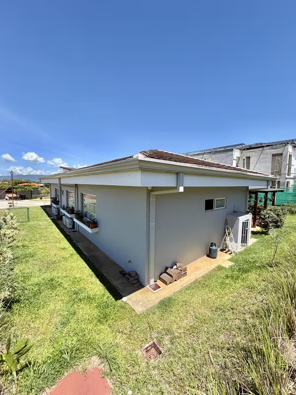 Casa en Venta 1 Piso - Residencial Los Reyes