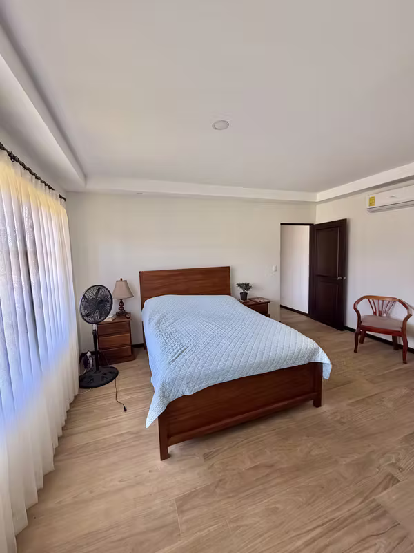 Casa en Venta 1 Piso - Residencial Los Reyes