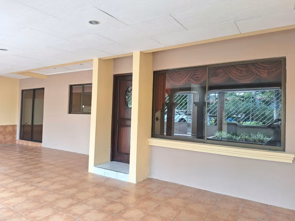 Venta de casa en el centro de San Isidro del General