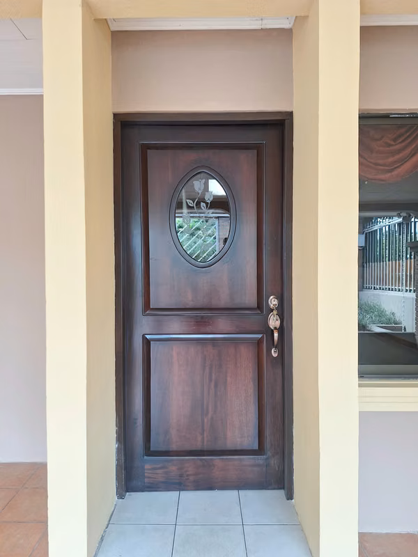 Venta de casa en el centro de San Isidro del General