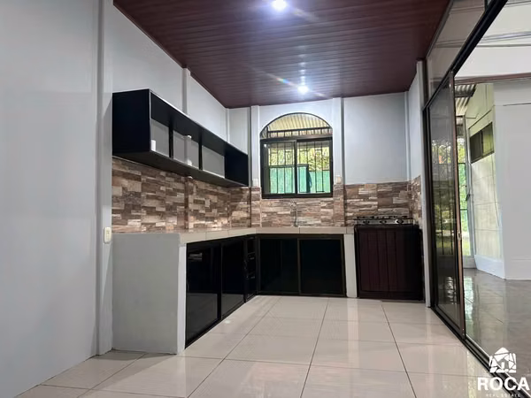 Venta de casa en Puerto Jimenez