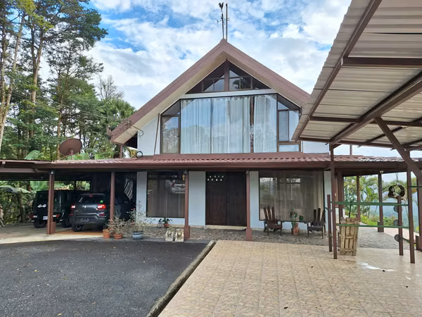 Linda propiedad en venta San vito coto brus