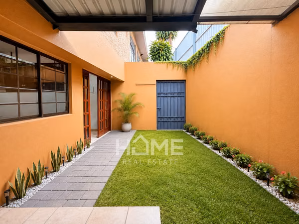 Alquiler de Casa con Ático en San Rafael de Escazú