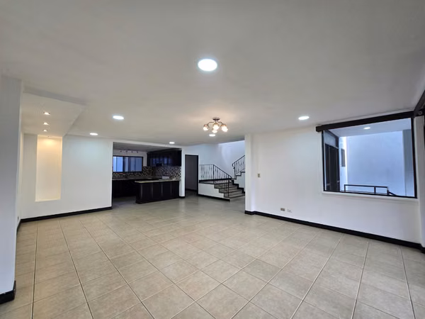 Spacious condo house in Guachipelín Norte – Ideal for Seniors $1650