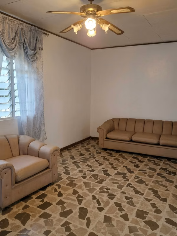 VENTA DE CASA CON AMPLIO TERRENO Y APARTAMENTO INDEPENDIENTE, SAN RAFAEL DE HEREDIA