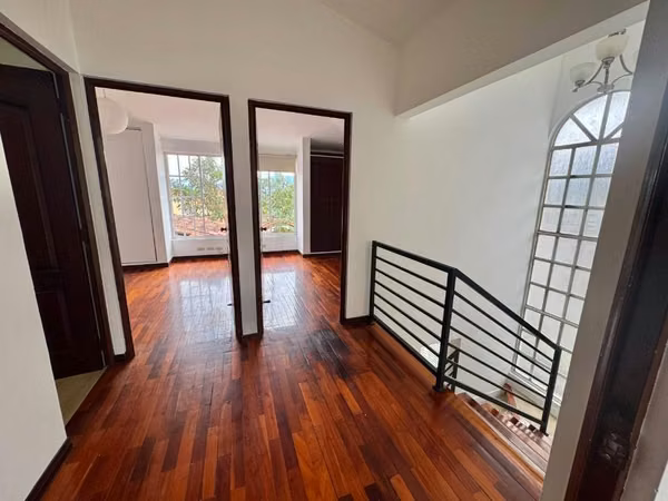 Escazú Hermosa Casa en Condominio en Alquiler