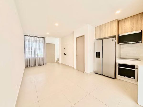 Alquiler hermosa casa en condominio con amenidades