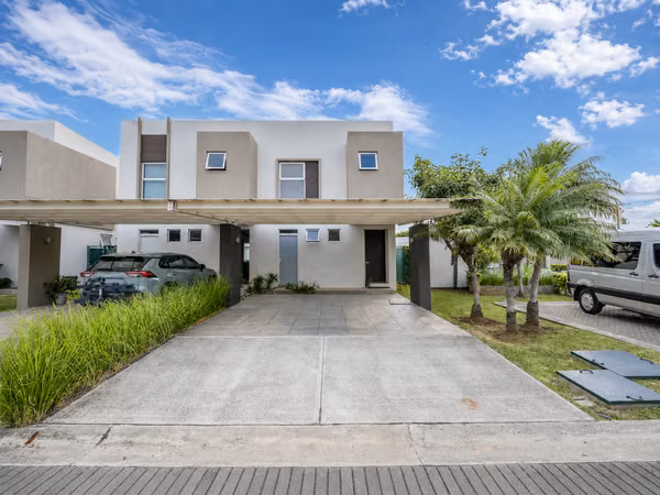 CORNER HOUSE WITH APPLIANCES FOR SALE IN LINDORA