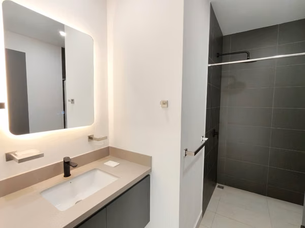 Se alquila apartamento de 1 habitación en Rio Oro de Santa Ana.