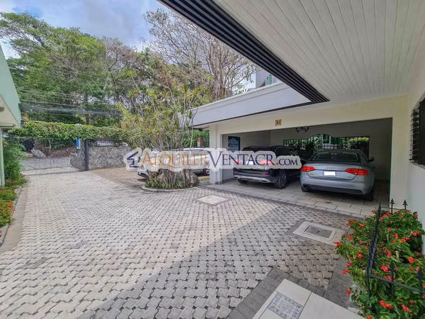 CASA DE UN NIVEL CON USO SUELO MIXTO + HOTEL IDEAL PARA AIRBNB EN SAN RAFAEL ESCAZU