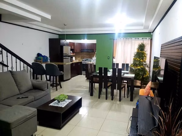 Venta Casa Residencial Monserrat Tres Ríos 2 hab 2 plantas