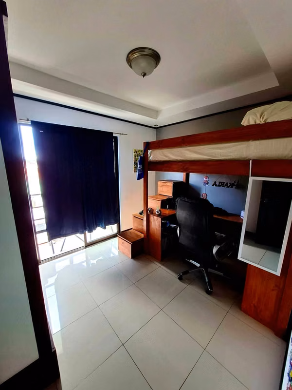 Venta Casa Residencial Monserrat Tres Ríos 2 hab 2 plantas