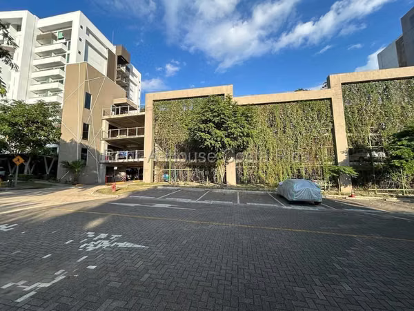 Studio Apartment for Sale in Torres de Heredia. 27-21