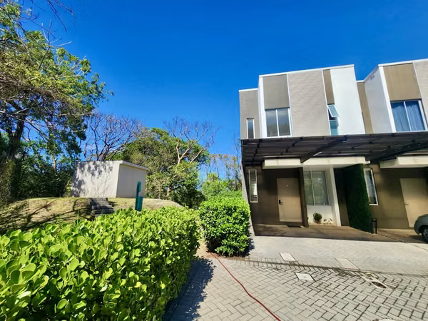 ALQUILER DE CASA EN CONDOMINIO VISTAS DE SANTA ANA, RIO ORO