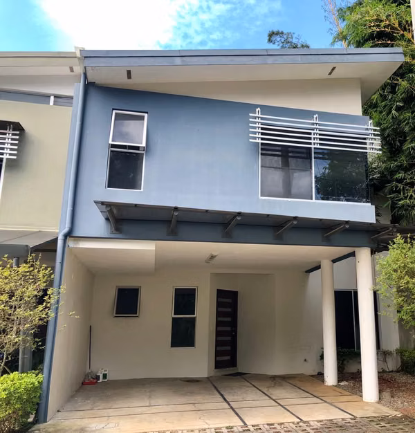 Moderna y amplia casa en condominio de 40 casas (Condominio Solem)