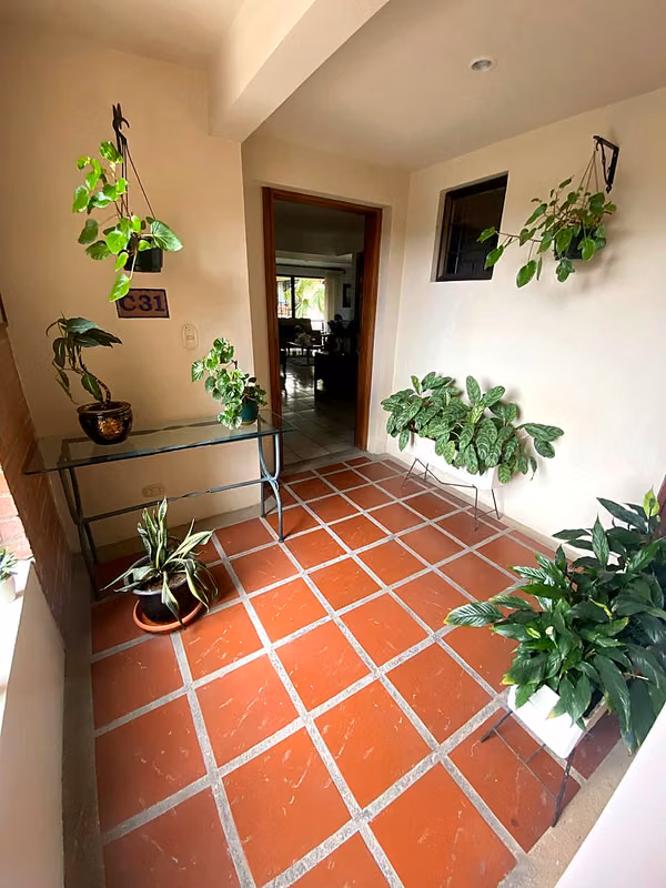 Apartamento 3 Hab. + Servicio en Venta | Bello Horizonte, Escazú