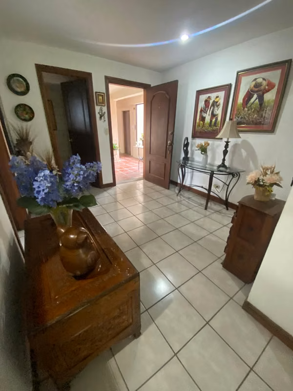 Apartamento 3 Hab. + Servicio en Venta | Bello Horizonte, Escazú
